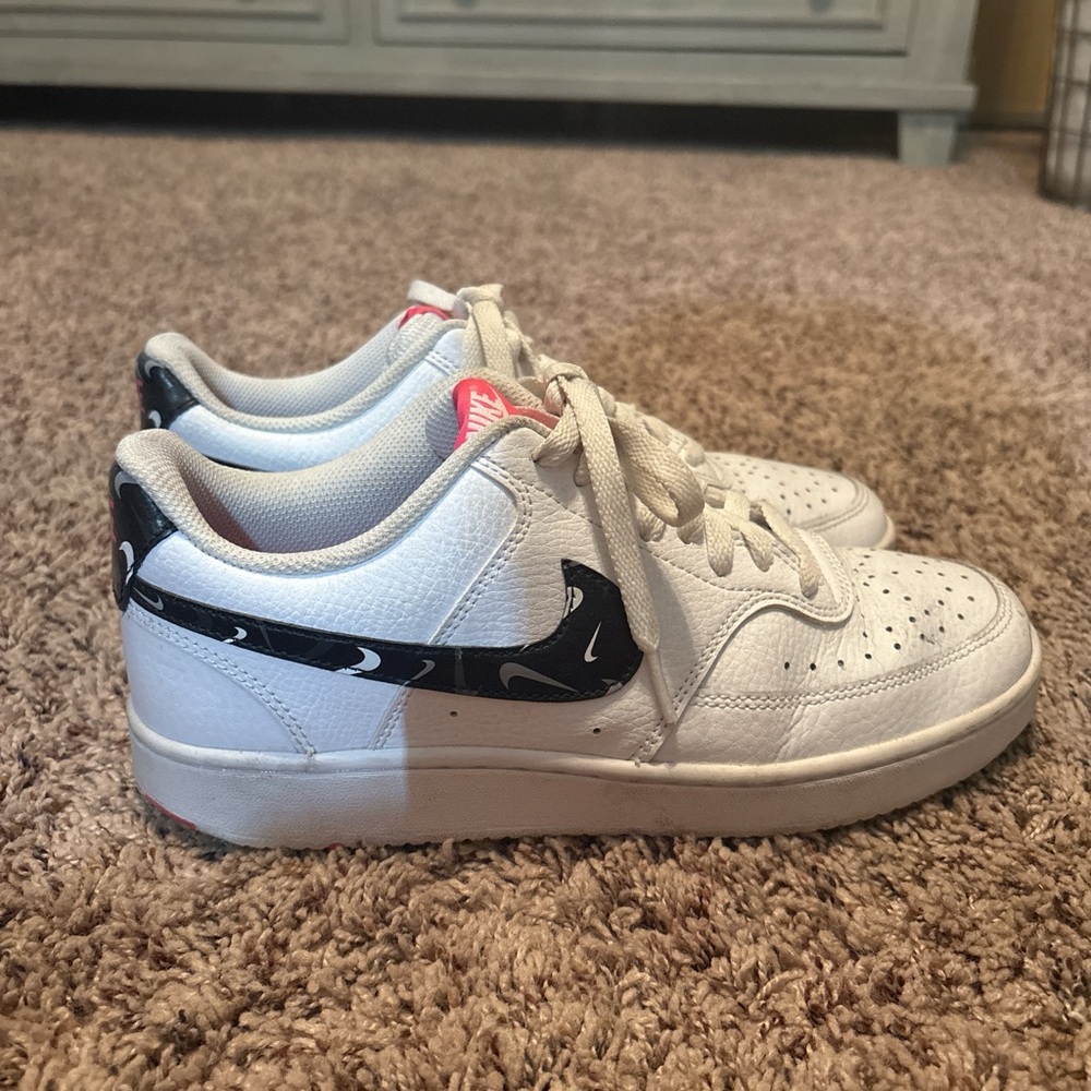 Nike White and Black Air Force 1 Sneakers Classic Design